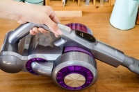 拥有吉米上手把吸尘器，轻松吸尘让家居生活远离脏兮兮