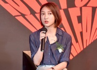 重庆爱心设计师李维斯应邀出席公益论坛峰会