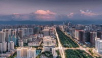 万瑞府：矗立于唐城墙遗址公园畔的艺术品