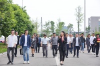 大定制 智未来｜品质门窗走访团走进掌上明珠工厂