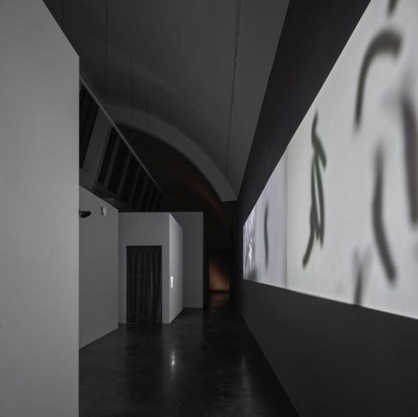 幻想的诗学影像艺术展览空间设计| KiKi建筑设计