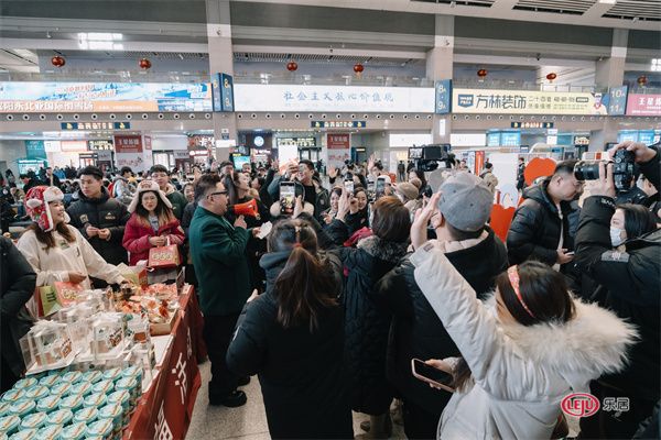 冬日雪暖阳 和平送福——沈阳设计师杨婷助力沈阳文旅行动