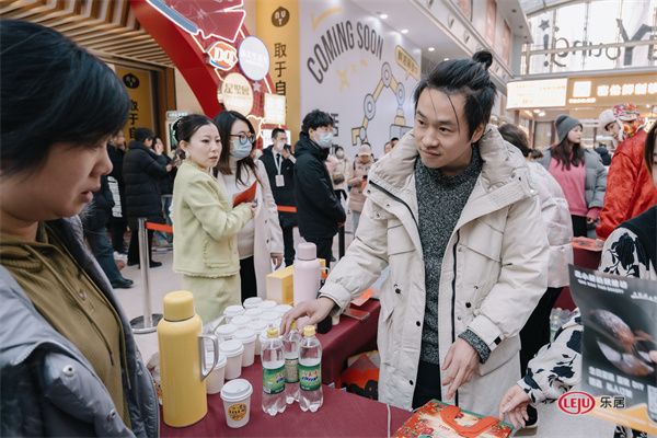 “家在沈阳”冬日雪暖阳 和平送福——设计师张寅助力沈阳文旅行动