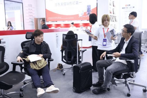科技赋能健康，西昊亮相2024中国（广州）国际家具博览会