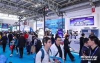 格力亮相2024中国制冷展 超高效双级永磁变频螺杆式冷水机组引领行业创新