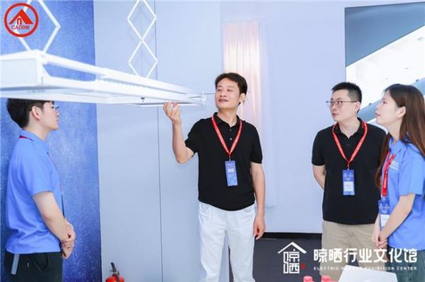 邦先生携新品亮相建博会，用隐形“魔法”引爆晾晒行业