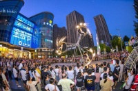 这届商业，开始“养人”了