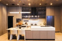 卡萨帝厨电2025H1收入增38%，线上6000+烟机份额第一