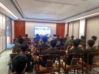 铭记历史，砥砺前行——李忠信红木组织员工观看抗战胜利80周年阅兵仪式