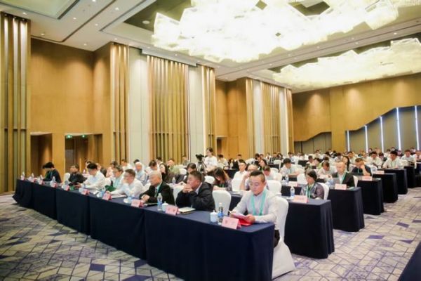 2025年绿色建筑设计与绿色建材发展交流会暨江苏再声防火芯材推介会在江苏常州举行