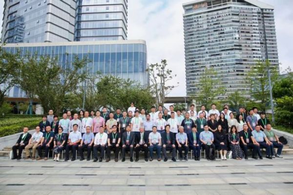 2025年绿色建筑设计与绿色建材发展交流会暨江苏再声防火芯材推介会在江苏常州举行