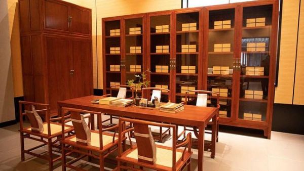 揭秘十大红木整装龙头：收藏一份世代相传的家居艺术品