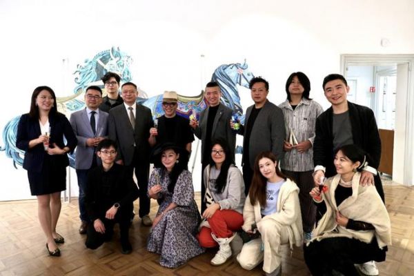 14岁的中国少年Gary宫浩展,于威尼斯比萨尼宫的个人独立艺术展厅成功举办