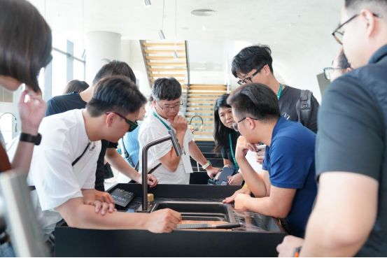 台湾省室内设计装饰协会理事长宋瀚霖率领游学团莅临悍高星际总部