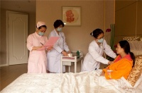 顺产后多久下奶属于正常 产妇吃什么下奶