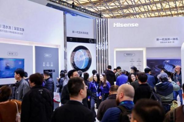 海信全家筒洗衣机在AWE 2025上的展示
