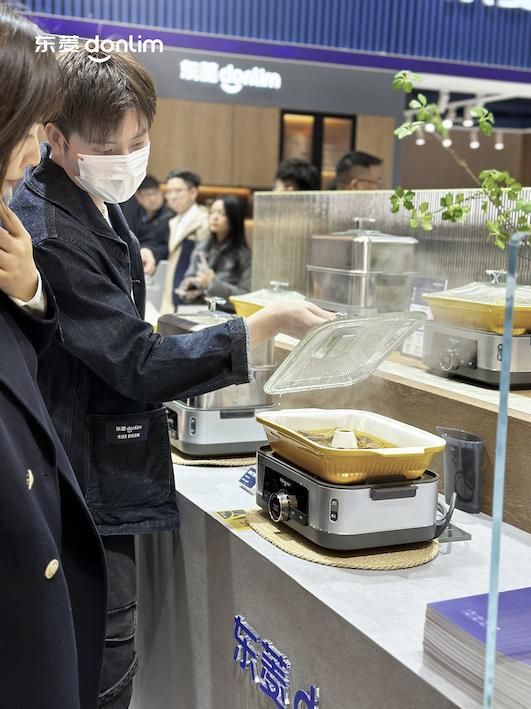 东菱携一众新品亮相AWE2025，春分之际开启现代中式生活新篇章！