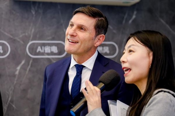 哈维尔·萨内蒂体验海信空调