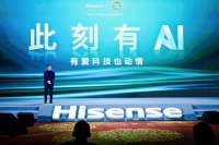 国际足球巨星萨内蒂空降AWE现场为海信新风空调点赞