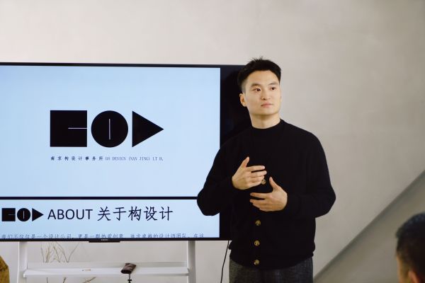 余礼华与Daniele Merlal交流