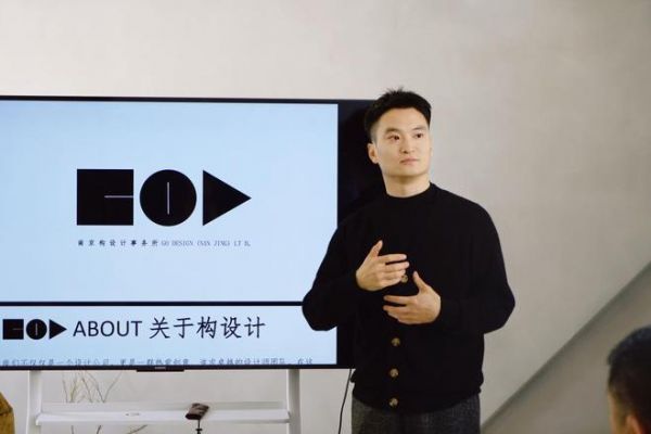 Daniele Merlal与余礼华合影