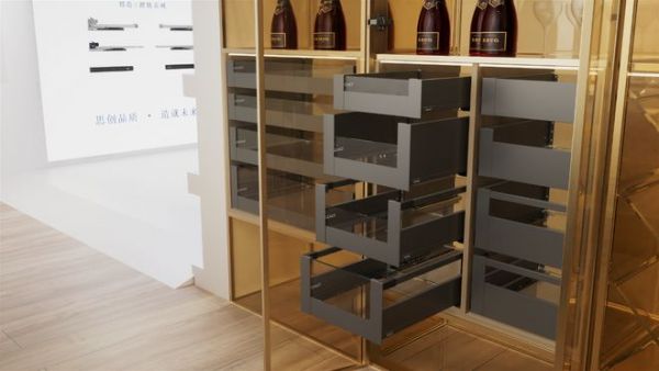 合固X思造品牌即将展出的拳头五金产品