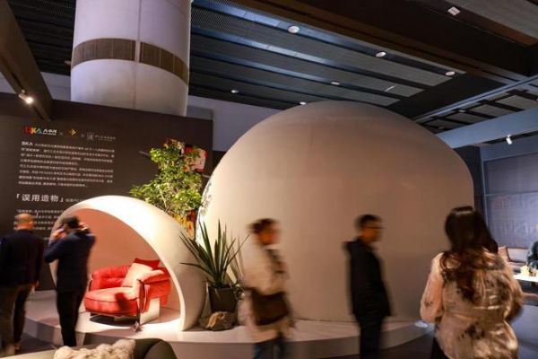 半围合蛋壳式展厅