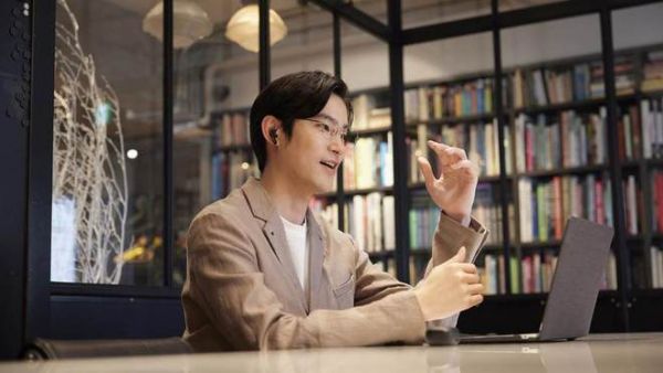 AH-C500W 耳机与充电盒