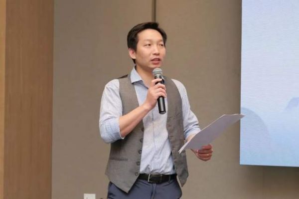 阿拉丁活动中心总经理陈玉钊讲话照片