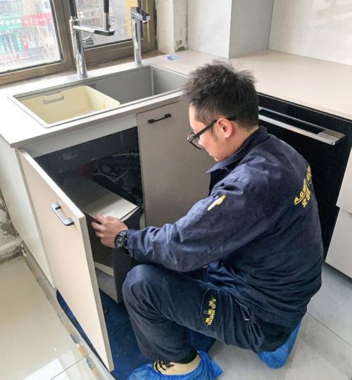 A.O. Smith Technician Zheng Wei