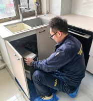 A.O.史密斯总裁亲临现场，售后师傅暖行助老