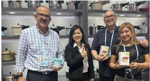 Experience Officer series pressure cooker