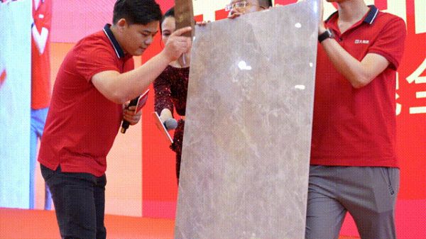 大角鹿耐磨王瓷砖测试