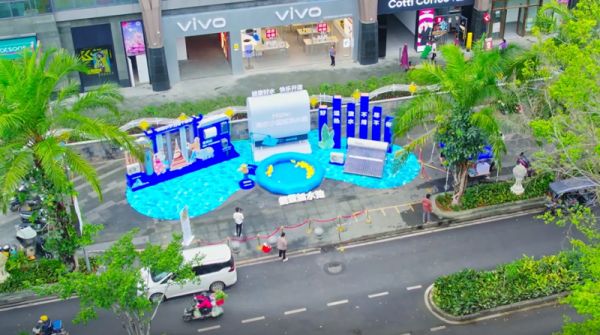 Haier Blue Bottle Water Heater at the Thai New Year Water Splashing Festival