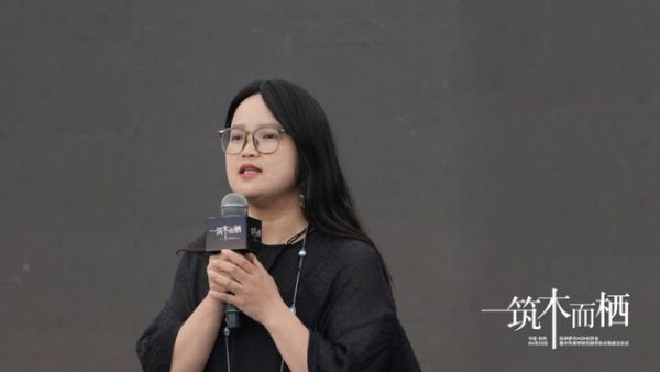 Speech Photo