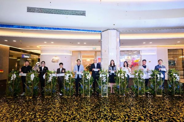 Elite重庆旗舰艺术馆开业剪彩