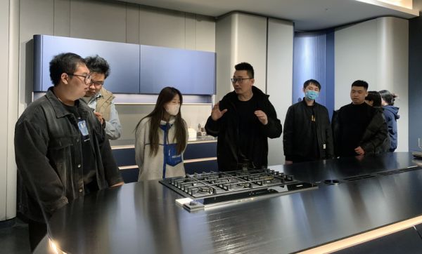 室内设计学员参观家居展厅活动图片7