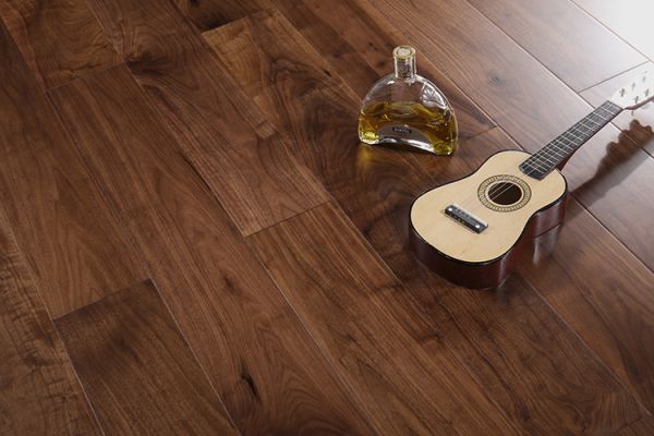 久盛北美木王系列地板细节展示