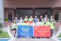 “万师傅助力适老化改造，唯一指定安装平台启动”