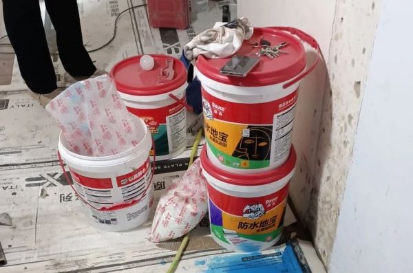 防水层裂开情况