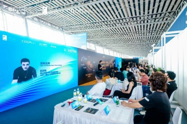 Libo顿 at the event
