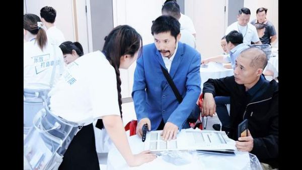 客户咨询乐致木门的价格与政策