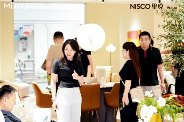 NISCO里境VALUE系列旗舰店开业现场