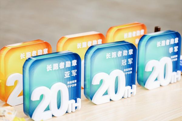 雅之轩门窗专注发展图片