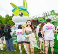 “兔宝宝×草莓音乐节：破圈联动，共筑青春品牌之声”