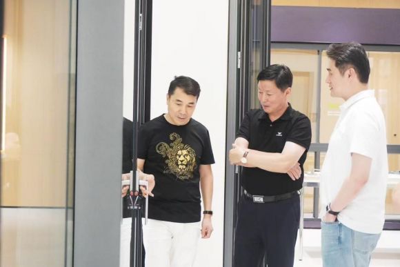 展厅内的技术创新成果展示