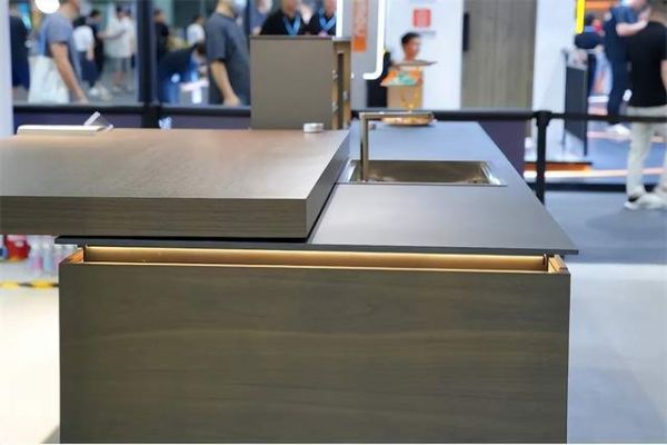 Smart Kitchen Solution by Jiechang Drive