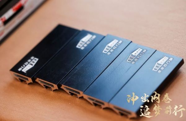 年年红门窗产品展示
