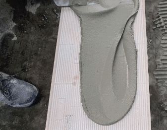 Efficient Application of DiBao Tile Adhesive