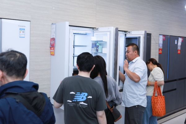 苏宁易购新智家电产品图